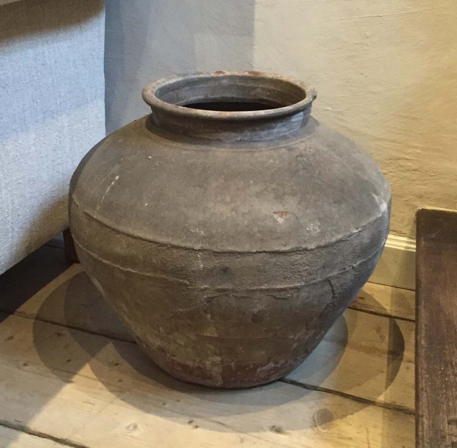 Terracotta waterpots, S-image